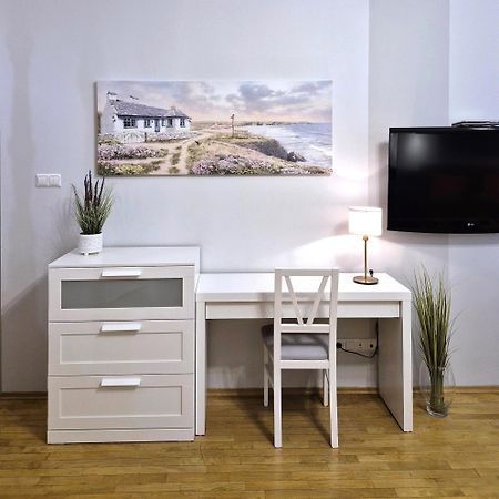 Ariadna - Pantheon Apartments Krakau Buitenkant foto